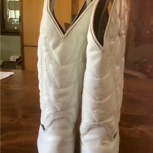 Capezio White Quilted Leather Ankle Boots Cowboy Boots